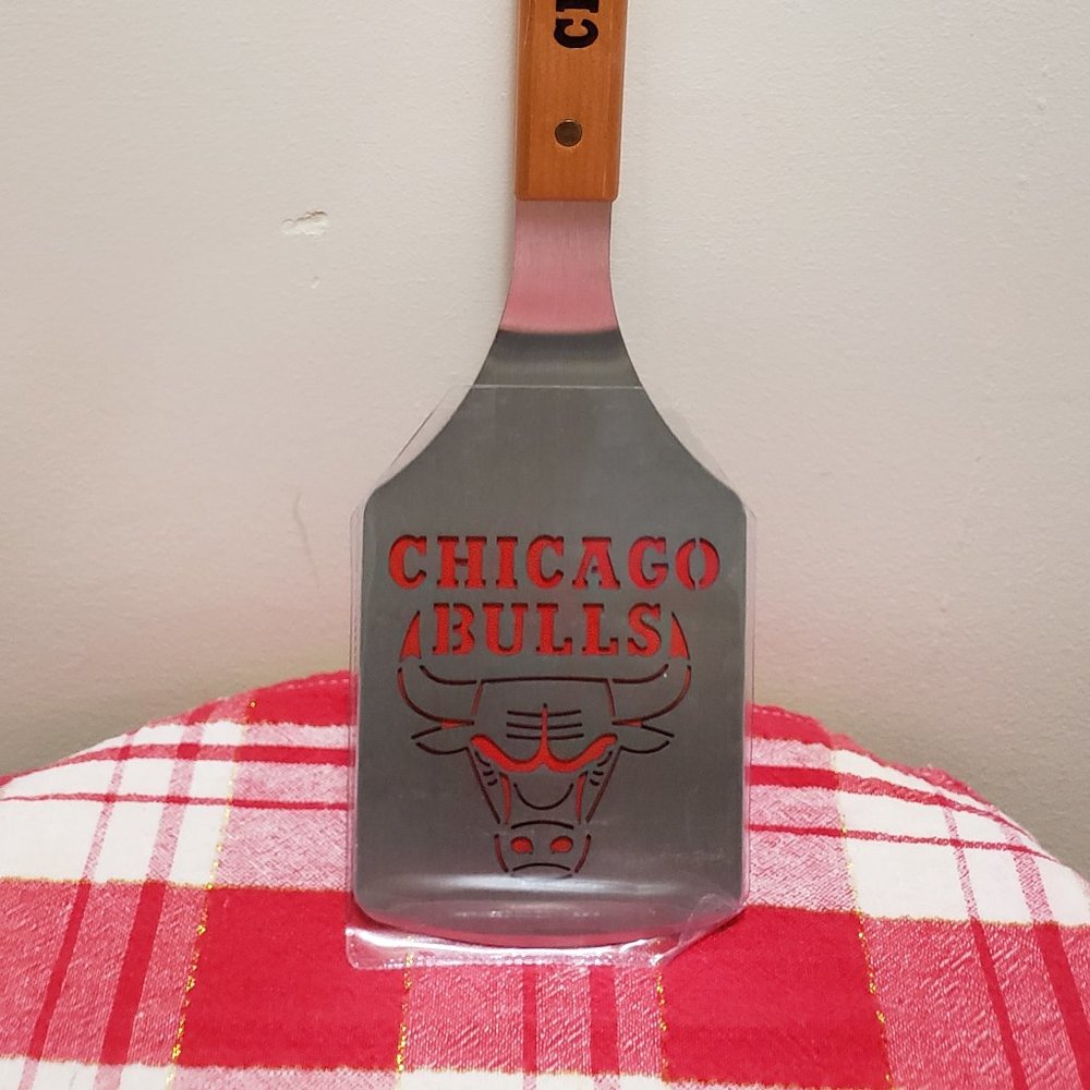 NBA Bulls Spatula & Bottle Opener.